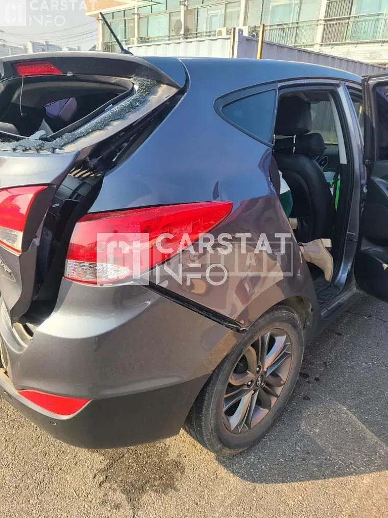 Photo 2 of 5: 2014 Hyundai Tucson ix — Korean insurance auction