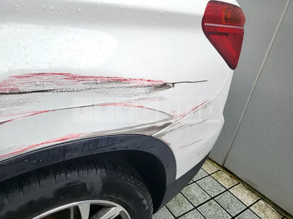 Photo 2 of 33: 2018 BMW X1 xDrive18d Entry, VIN WBAJH7106J3G06794 — Korean insurance auction