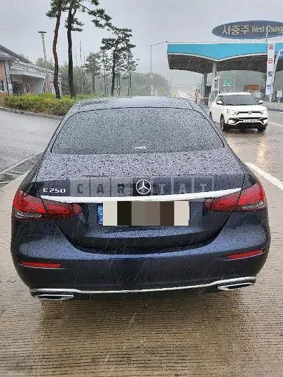 Photo 2 of 8: 2022 Mercedes-Benz E250 — Korean insurance auction