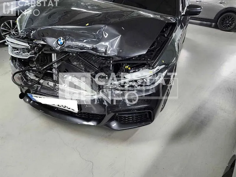 Photo 2 of 37: 2020 BMW 520d M Sport Package, VIN WBAJF3108LWW87360 — Korean insurance auction