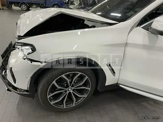 Photo 2 of 18: 2025 BMW X4 xDrive20i — Korean insurance auction