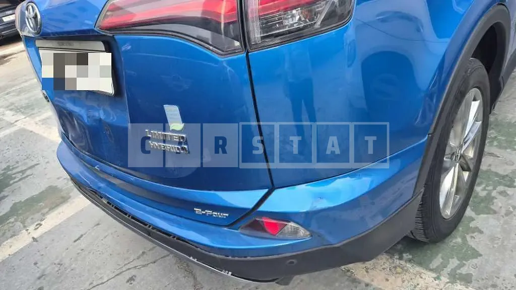Photo 2 of 20: 2016 Toyota Love 4 Hybrid — Korean insurance auction