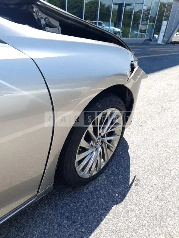 Photo 2 of 18: 2018 Lexus Es 300h Executive, VIN JTHBW1GG8J2178050 — Korean insurance auction