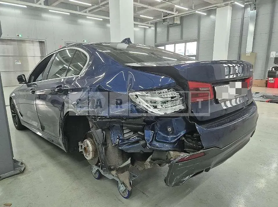 Photo 2 of 10: 2019 BMW 520d — Korean insurance auction
