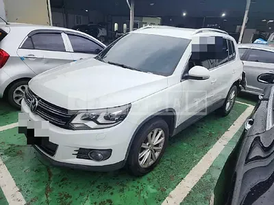 Photo 1 of 7: 2014 Volkswagen Tiguan 2.0 TDI Blue Motion, VIN WVGZZZ5NZFW507634 — Korean insurance auction