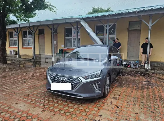Photo 2 of 23: 2020 Hyundai Modern Ionic, VIN KMHC851CGLU147487 — Korean insurance auction