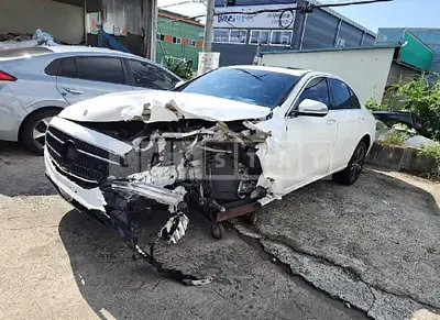 Photo 1 of 27: 2021 Mercedes-Benz E250, VIN W1KZF4FB1MA983038 — Korean insurance auction