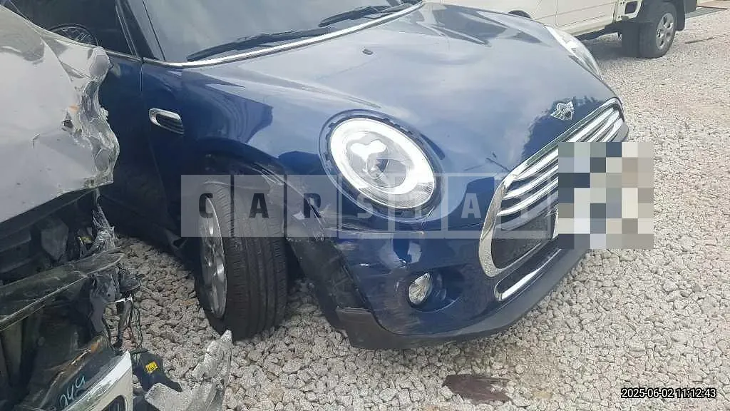 Photo 2 of 13: 2017 MINI Cooper Five-Door — Korean insurance auction