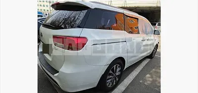Photo 1 of 10: 2017 Kia Carnivals — Korean insurance auction