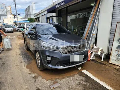 Photo 1 of 8: 2019 Kia Sorento — Korean insurance auction