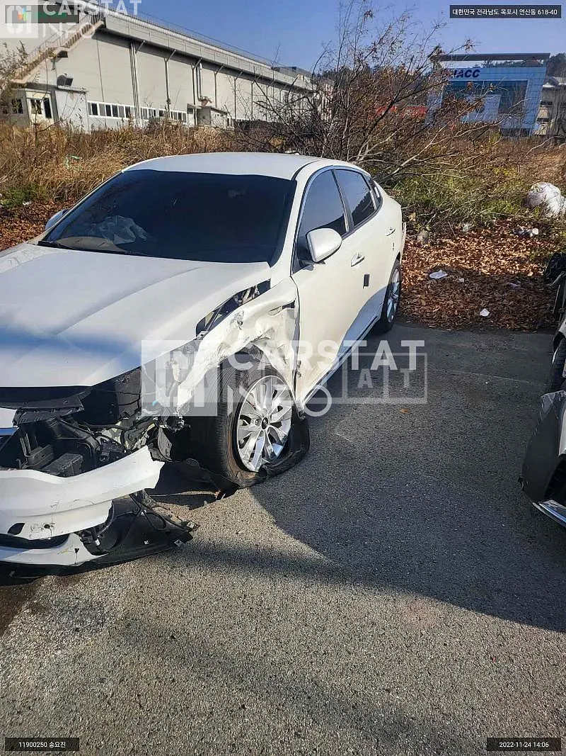 Photo 2 of 7: 2017 Kia K5, VIN KNAGT411BJA218042 — Korean insurance auction