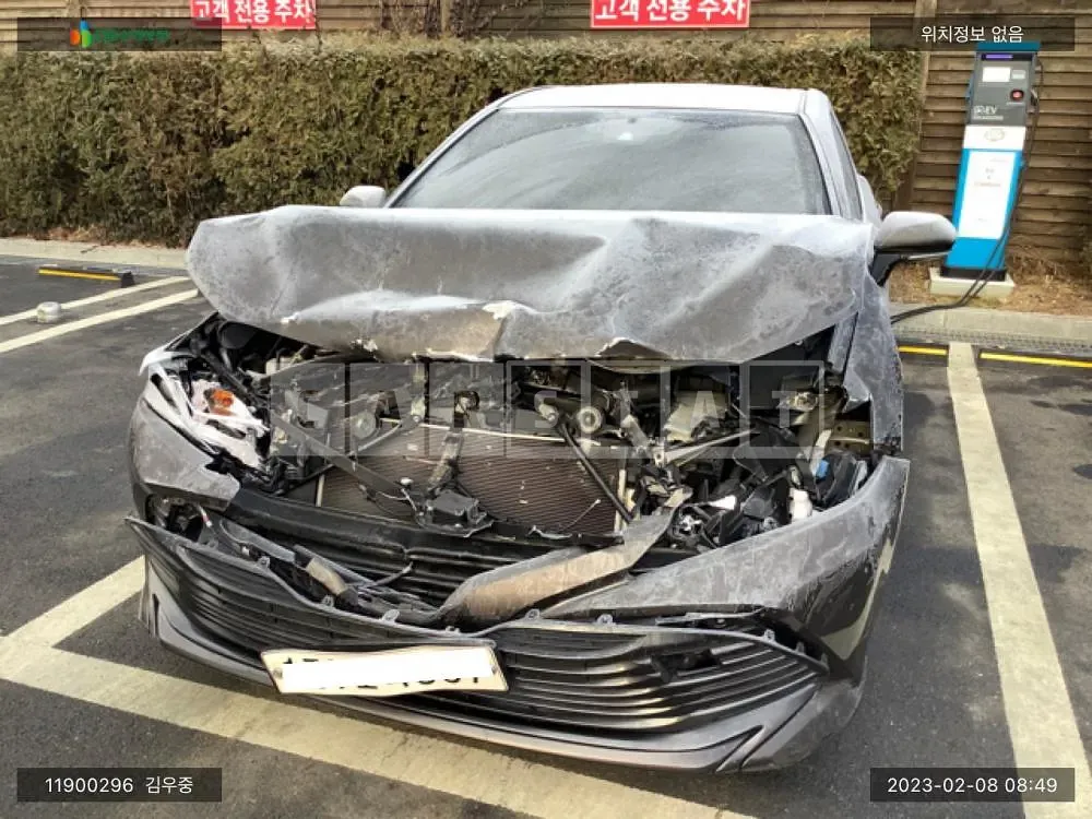 Photo 2 of 18: 2020 Toyota Camry Hybrid LE, VIN JTNB21HK4L3080190 — Korean insurance auction