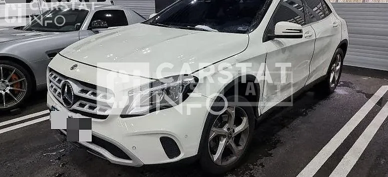 Photo 2 of 26: 2017 Mercedes-Benz GLA220 — Korean insurance auction