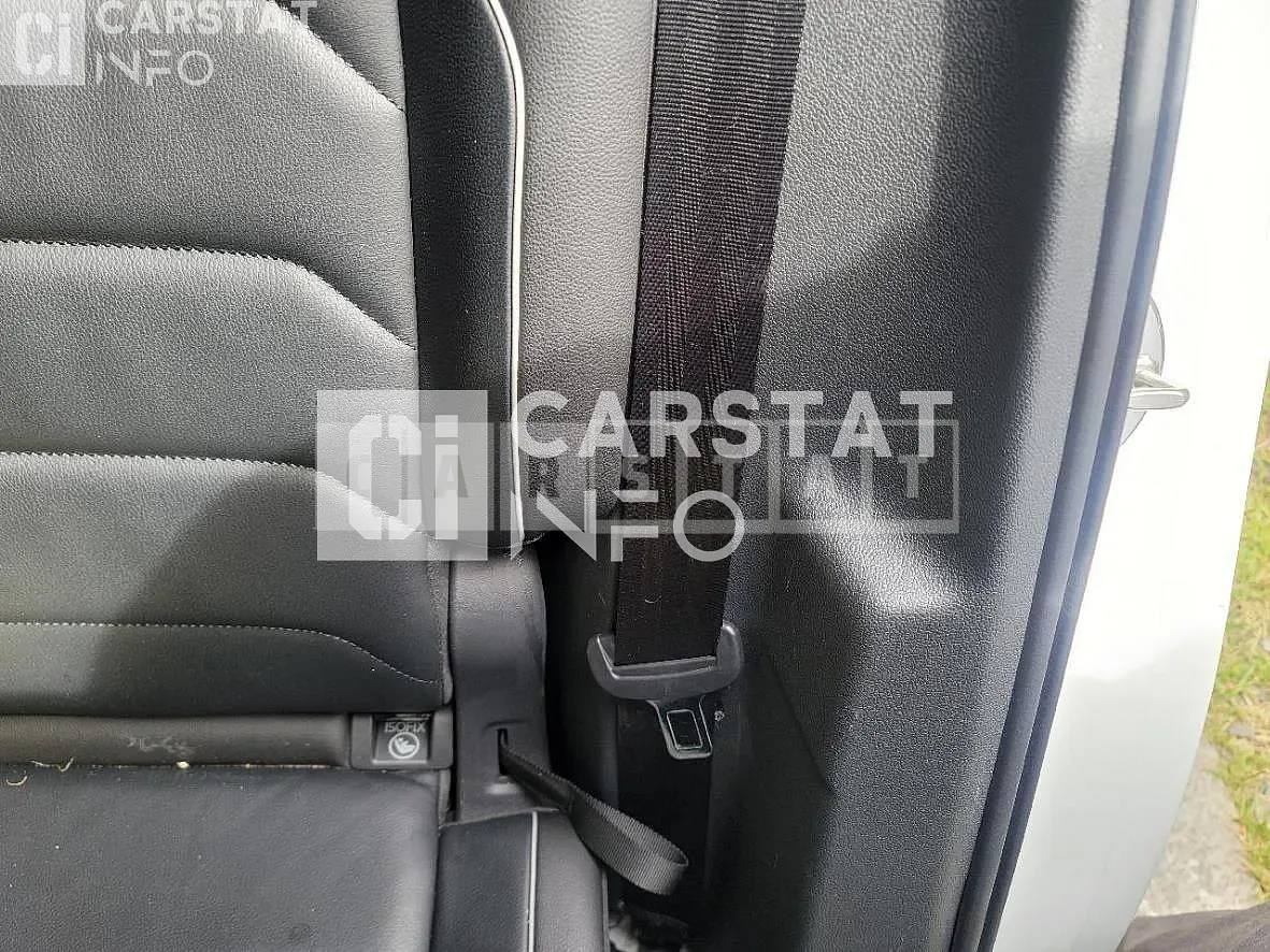 Photo 2 of 17: 2018 Volkswagen Tiguan 2.0 TDI, VIN WVGZZZ5NZJW917513 — Korean insurance auction