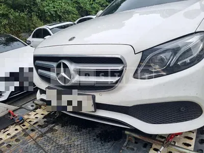 Photo 1 of 12: 2018 Mercedes-Benz E220 d — Korean insurance auction