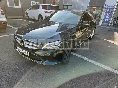 Photo 1 of 24: 2019 Mercedes-Benz C220 d, VIN WDDWF1EB1KR446106 — Korean insurance auction