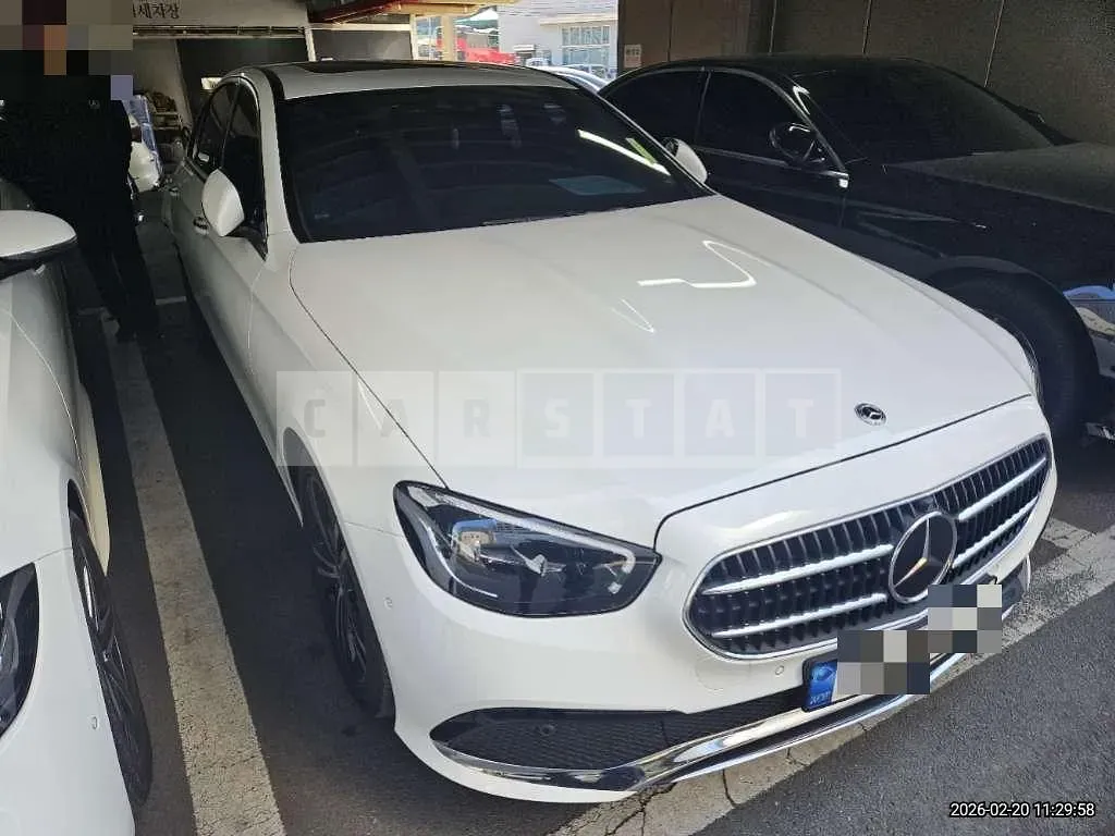 Photo 2 of 7: 2022 Mercedes-Benz E250 — Korean insurance auction