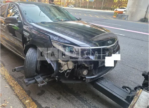 Photo 2 of 14: 2018 Kia K5 — Korean insurance auction