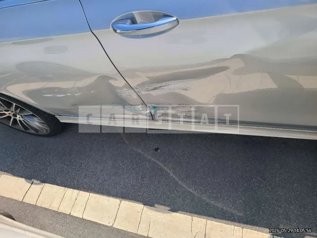 Photo 2 of 23: 2017 Mercedes-Benz E300 4Matic — Korean insurance auction