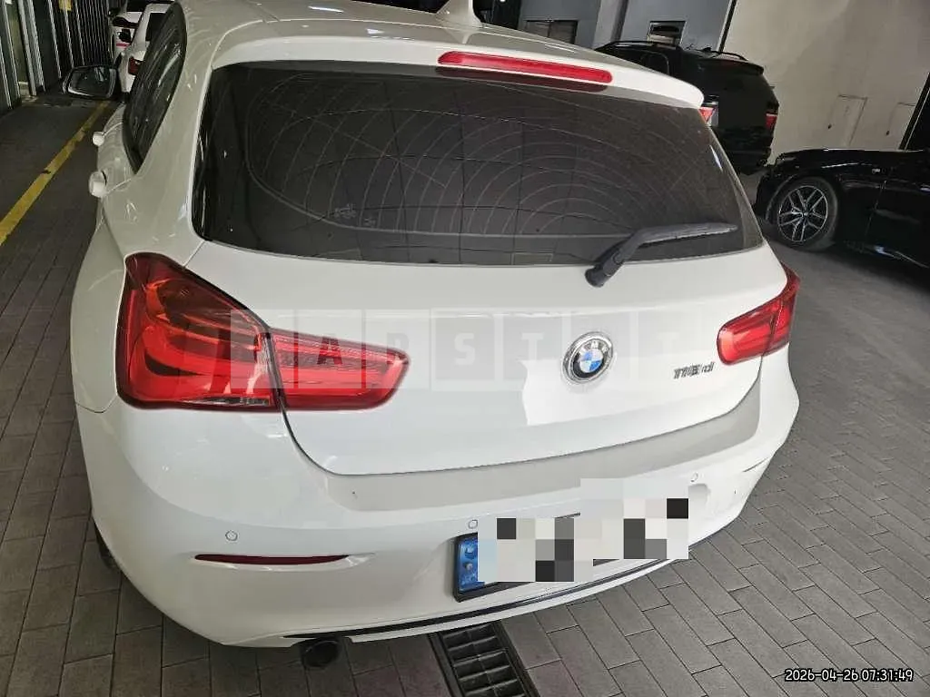 Photo 2 of 14: 2017 BMW 118d — Korean insurance auction