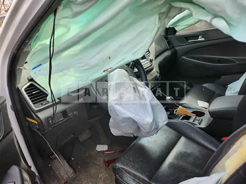 Photo 2 of 13: 2018 Hyundai Tucson, VIN KMHJ381ADJU622162 — Korean insurance auction