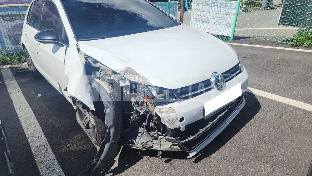 Photo 2 of 13: 2016 Volkswagen Golf 2.0 TDI BMT, VIN WVWZZZAUZGW130282 — Korean insurance auction