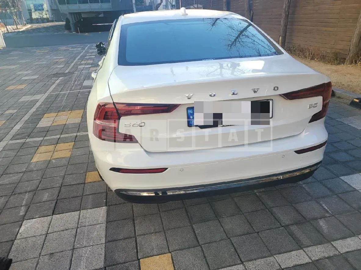 Photo 2 of 33: 2022 Volvo S60B5, VIN 7JRZSL128PG229838 — Korean insurance auction