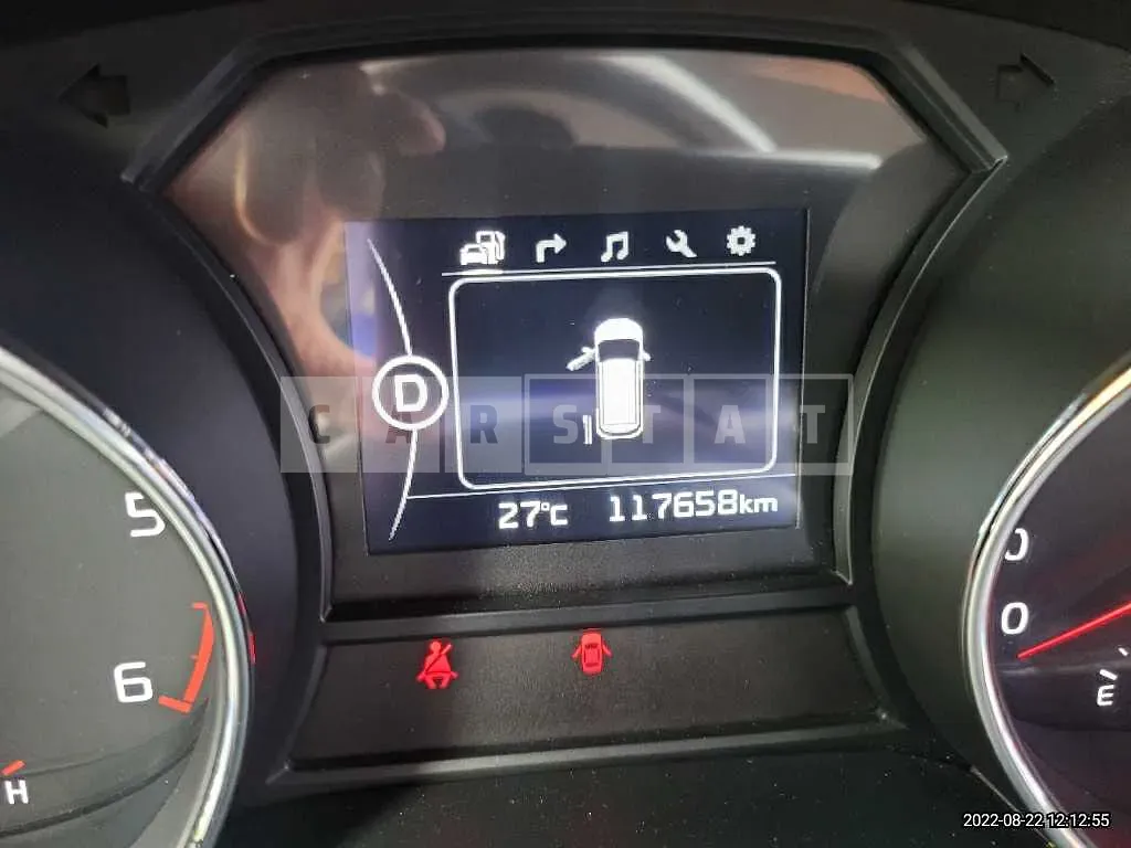 Photo 2 of 24: 2016 Kia Carnival, VIN KNAMC81ABGS083006 — Korean insurance auction