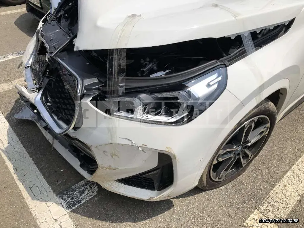 Photo 2 of 17: 2024 BMW iX1 xDrive30 — Korean insurance auction