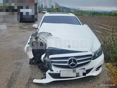 Photo 1 of 12: 2016 Mercedes-Benz E220 BlueTec, VIN WDDHF0AB3GB295004 — Korean insurance auction