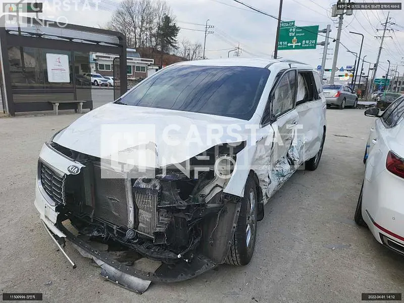 Photo 2 of 14: 2019 Kia Carnival, VIN KNAMC81ABKS606009 — Korean insurance auction