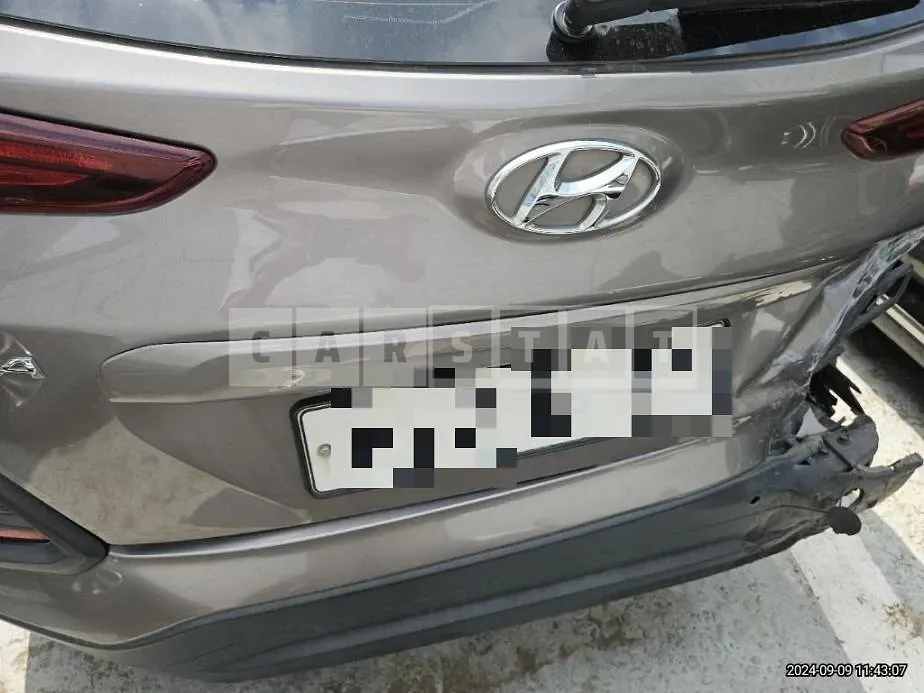 Photo 2 of 18: 2017 Hyundai Kona 1.6 — Korean insurance auction