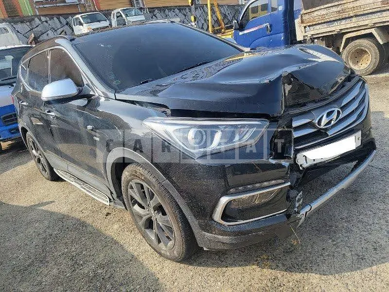 Photo 2 of 11: 2015 Hyundai Santa Fe, VIN KMHSW81XBGU529557 — Korean insurance auction