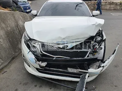 Photo 1 of 6: 2015 Kia K5, VIN KNAGN418BFA607064 — Korean insurance auction