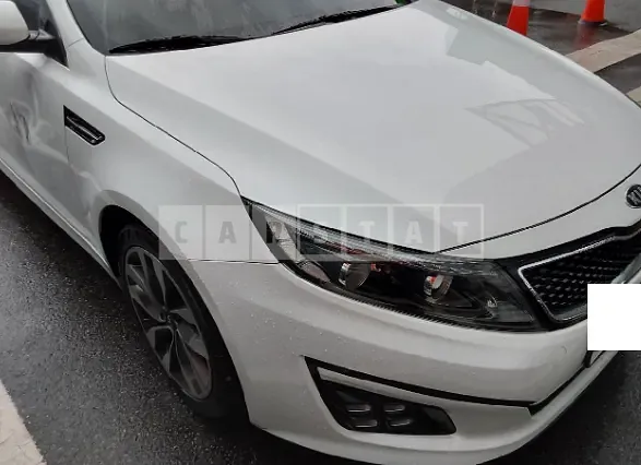Photo 2 of 11: 2015 Kia K5, VIN KNAGN419BFA594401 — Korean insurance auction