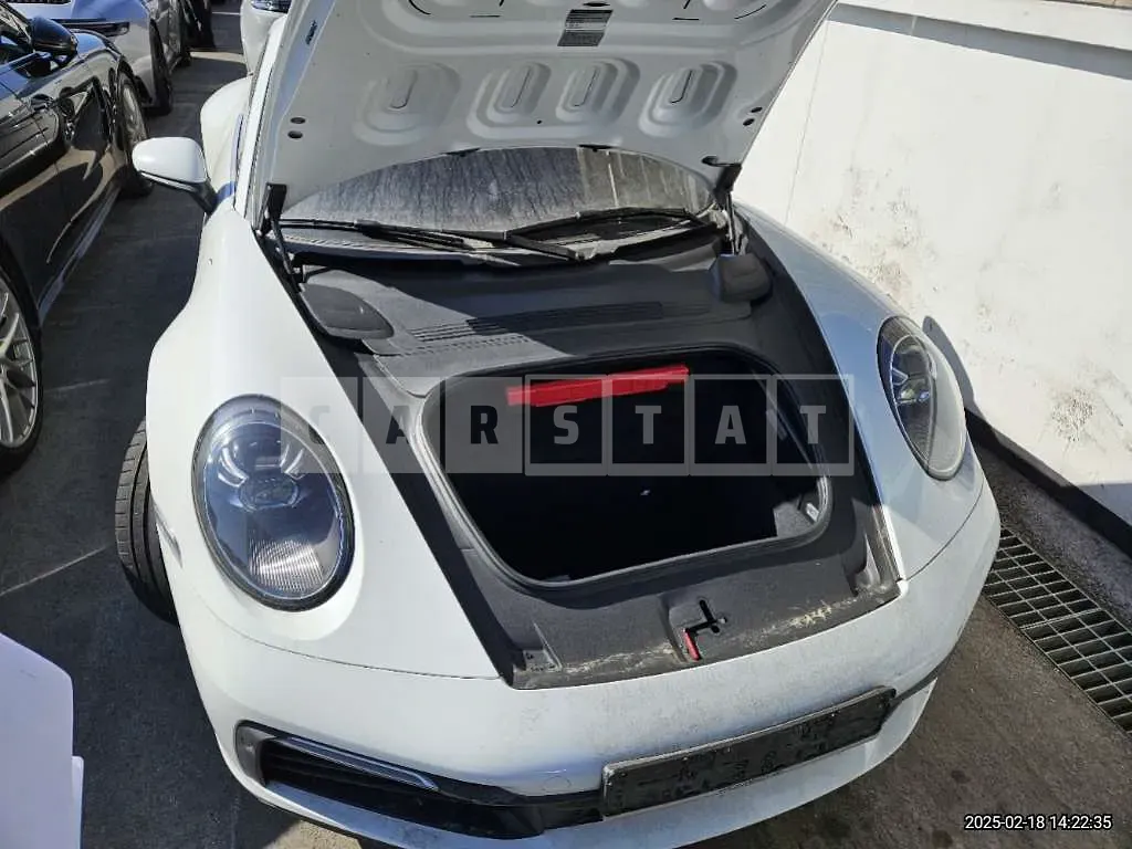 Photo 2 of 42: 2020 Porsche 911 Carrera 4S — Korean insurance auction