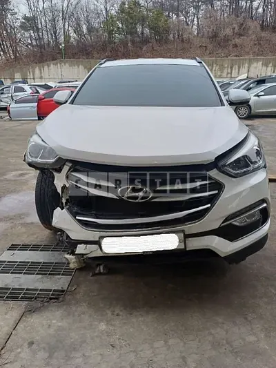 Photo 1 of 36: 2017 Hyundai Santa Fe, VIN KMHSW81UBHU702820 — Korean insurance auction
