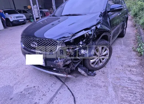 Photo 2 of 20: 2017 Kia Sorento — Korean insurance auction