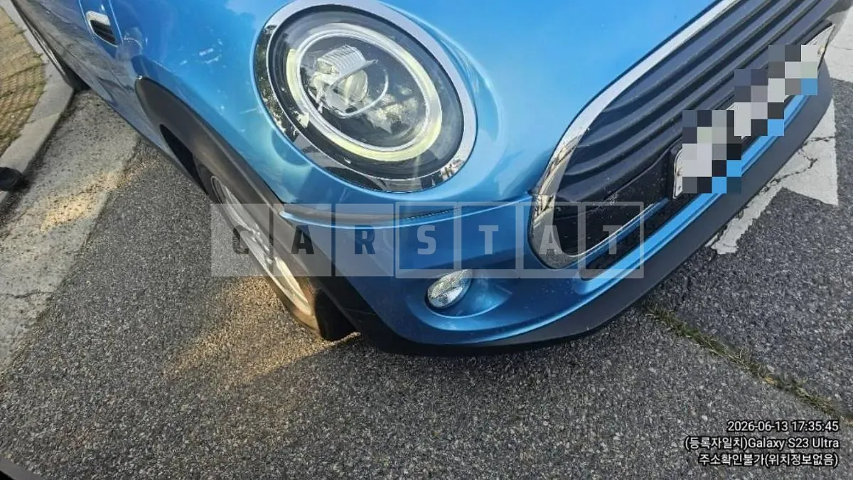Photo 2 of 5: 2019 MINI Cooper D — Korean insurance auction