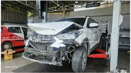 Photo 2 of 18: 2016 Hyundai Santa Fe DM — Korean insurance auction