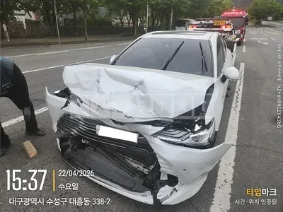 Photo 1 of 50: 2018 Toyota Camry Hybrid, VIN JTNB21HK9K3018329 — Korean insurance auction