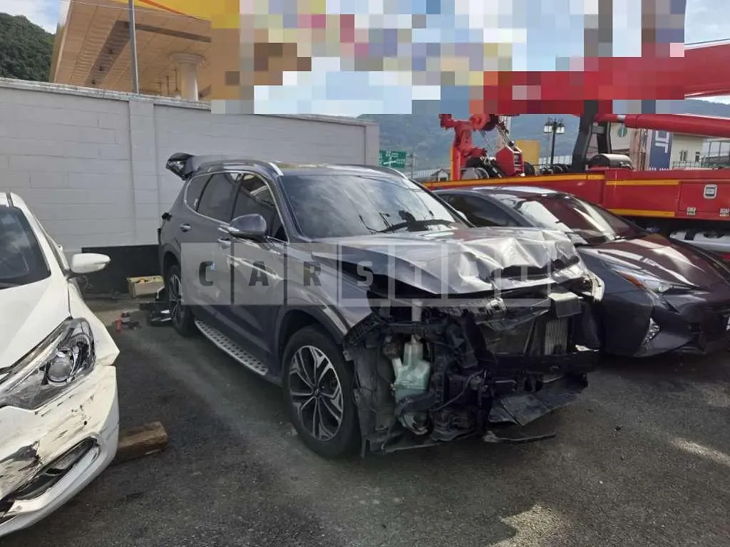 Photo 2 of 16: 2018 Hyundai Santa Fe TM — Korean insurance auction