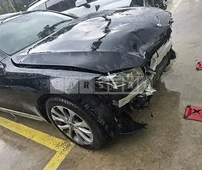 Photo 1 of 33: 2019 Mercedes-Benz E 300 4Matic — Korean insurance auction