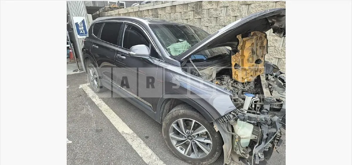 Photo 2 of 20: 2018 Hyundai Santa Fe 2.0 (4WD) — Korean insurance auction