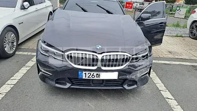 Photo 1 of 19: 2022 BMW 320i, VIN WBA5X5108NFM95661 — Korean insurance auction