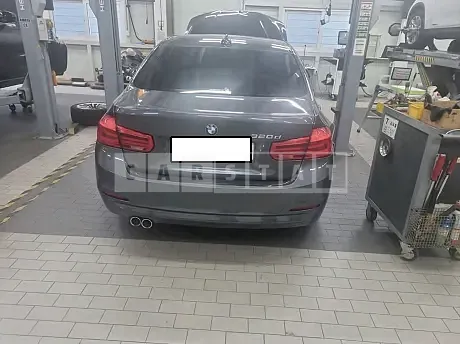 Photo 2 of 15: 2016 BMW 320d Efficient Dynamics Edition, VIN WBA8D1109GK413722 — Korean insurance auction