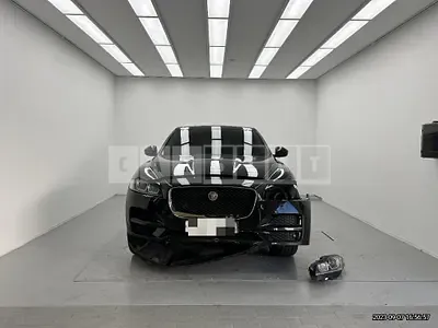 Photo 1 of 22: 2017 Jaguar F-Pace 20d, VIN SADCA2BN2HA090101 — Korean insurance auction