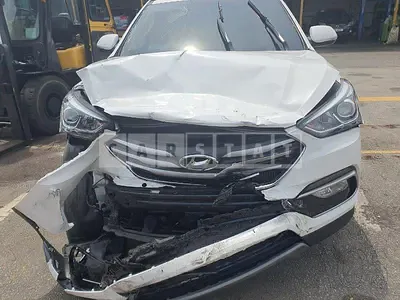 Photo 1 of 16: 2018 Hyundai Santa Fe, VIN KMHSW81UBJU802940 — Korean insurance auction