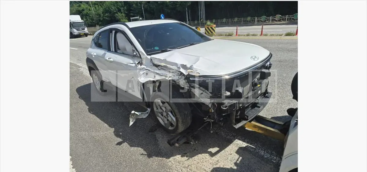 Photo 2 of 31: 2023 Hyundai Kona Hybrid — Korean insurance auction