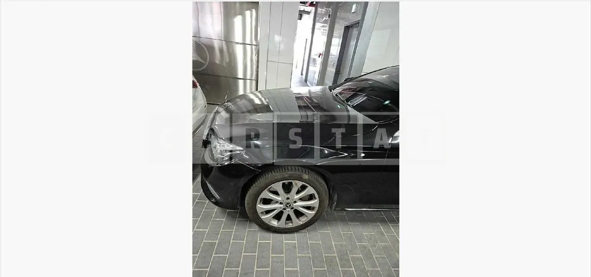 Photo 2 of 41: 2017 Mercedes-Benz E300 4Matic, VIN WDDZF4KB1JA334678 — Korean insurance auction